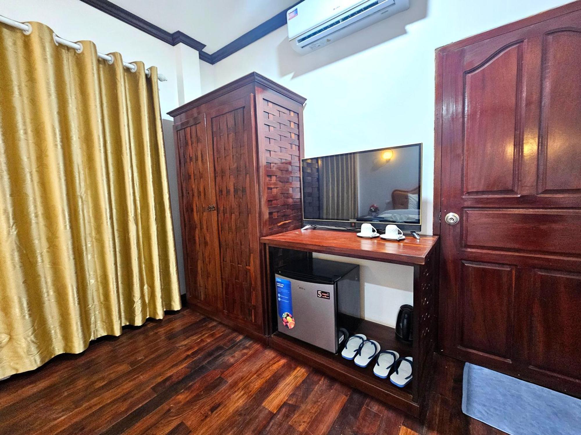 Win Hotel Vang Vieng Exterior photo